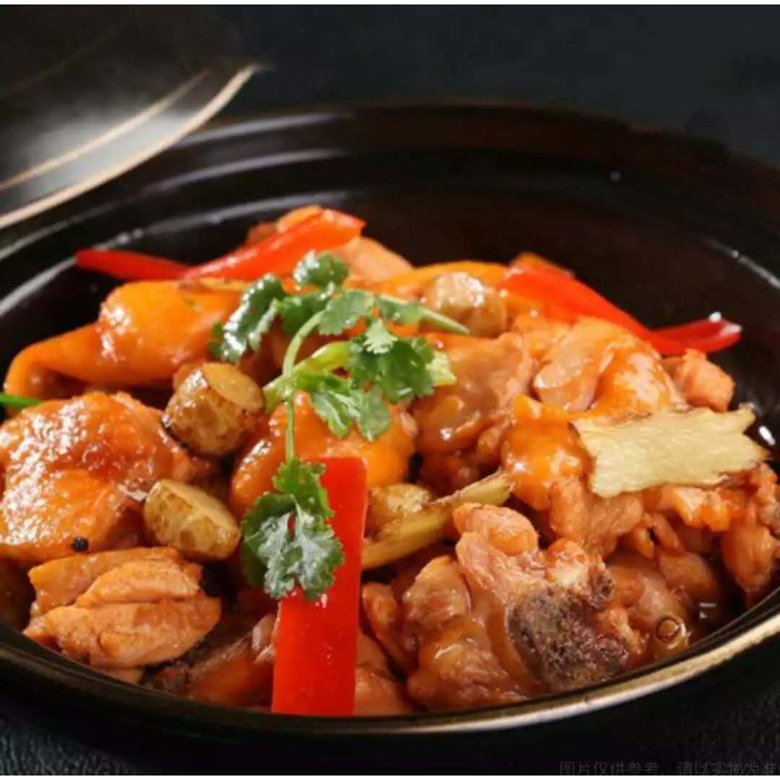 麻辣黄焖鸡加鱼豆腐套餐+喷香米饭